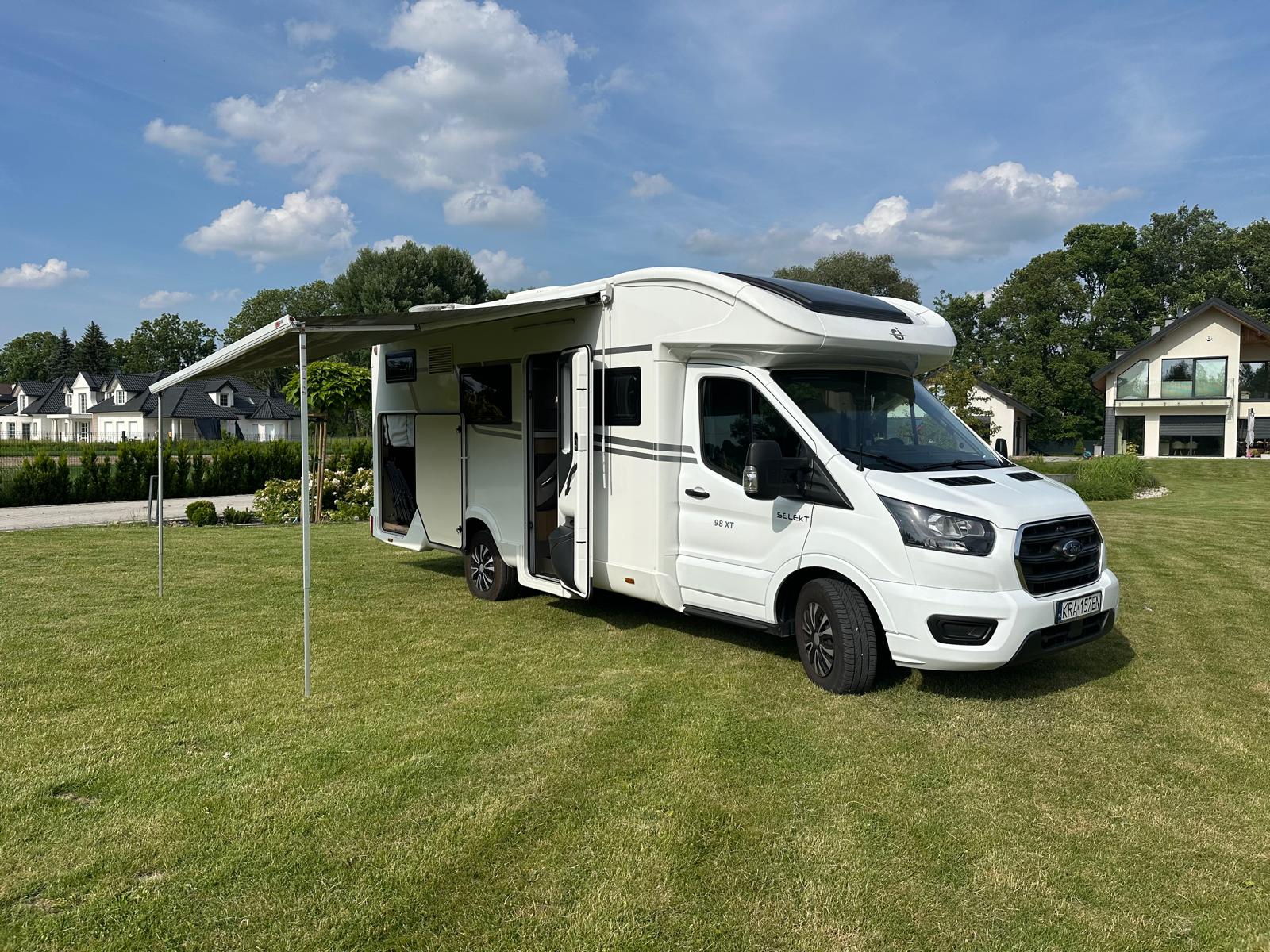 CI Horon 98XT - kuchnia kampera